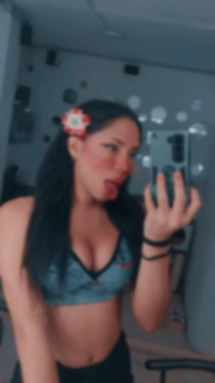 Foto em tendência de EmilyGomezLS 2425