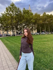 Anna_Bananaa Public Pic 4