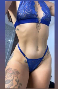 maye_wells_ Blue temptation 💙 Foto