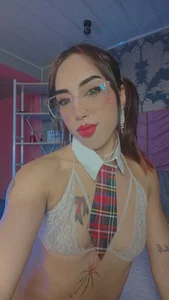 your favorite schoolgirl 🤓😈 de eloisa_moorgan Foto