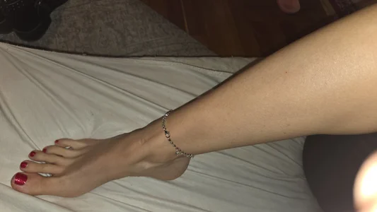 Analimado18 Sexy láb,talp,vörös körmök😜 Foto 2