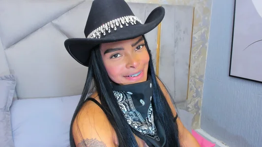 EmmaEbony_のYour Favourite Cowgirl🫦の 6枚の写真