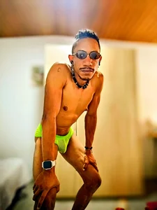 Kratos-Moreno Relajado Foto 8