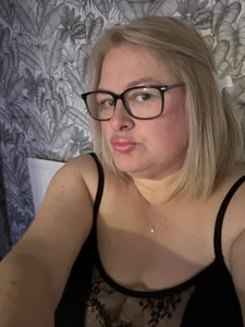 Welsh_Magical_Milf's XXX Nude Photo 2