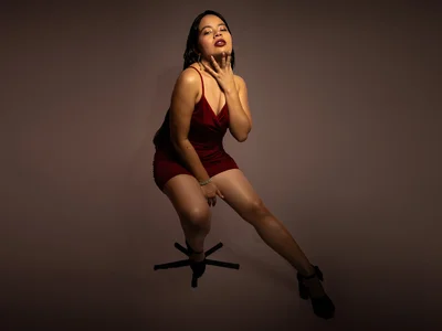 EvelynSweet1 An elegant and sweet girl Pic 2