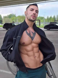 Adam_Shen Public Pic 8