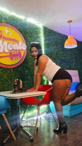 Melody_Spark HOT WAITRESS Pic 3