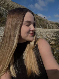 DyanSettlemyre Public Pic 2