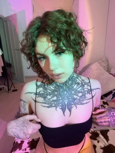 brightmuffin Sexy chick Pic 4