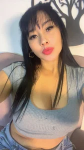 Terra__Rouse_のYOUR MILF IS HERE FOR U PLEASUREの 4枚の写真