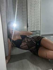 alicewonder_8 🖤 Foto 4