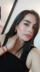 miiaa_collins_ Public Foto 8