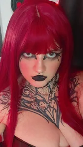 Mariana_velezz Red red!❤️  2. fénykép