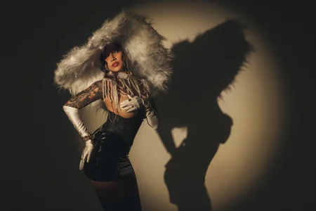 NickyLawson elegance, sensuality and lust slika 5