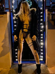 _alleyesonme_ Hot XMAX Poză 4