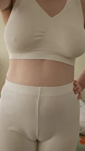 ButchBabeBailey Showing off ass and cameltoe in a white gym outfit Immagine  3