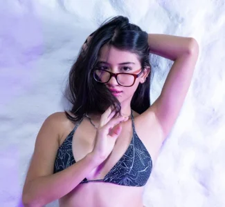 mia_gomez7 Public Foto 6