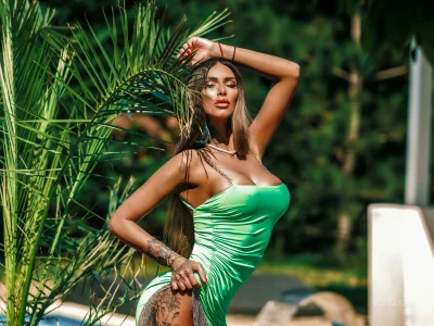 NatashaCamerron Pool day Pic 7