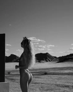 valeriyass black slika