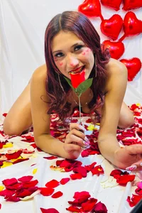 CharlotteSexRs Valentine’s Day tastes better when it’s sinful. 😏🔥 Foto 5