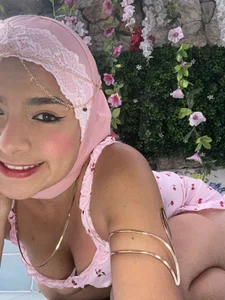 Today my body has dangerous plans. 😈 de AliaAsad Foto