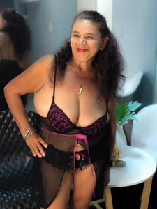 grandmother_milf Public Billede 7