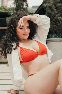 KylieJenkinsのFeverの枚の写真