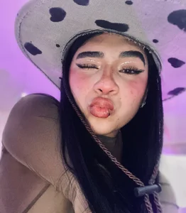 Mylarossiのyour cowgirlの 2枚の写真