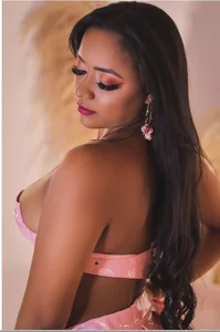 Heidi_Foxxx Public 사진