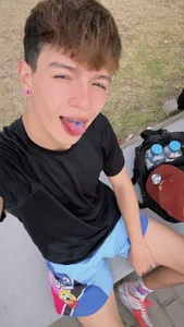 RawDuddes: Public ( 4 фото)