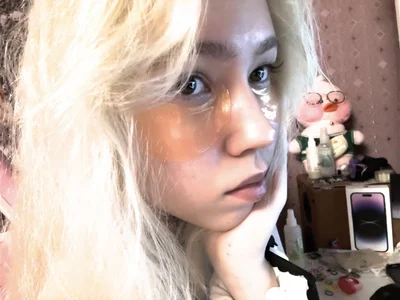 LittleBlondeKitten Public Pic 3