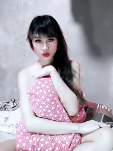 QueenSoreal Queen S slika 2