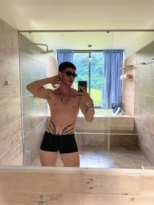 louis_bcasta1: Enjoying my tranquility ( 4 фото)