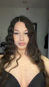 AlissMeows Kiss Pic