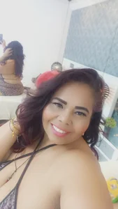 AshleyGrahams ABRIL Pic 3