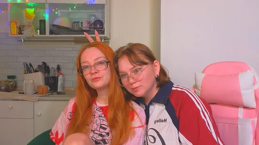 soft_focus kullanıcısının ME AND ARI albümü -  4 fotoğraf