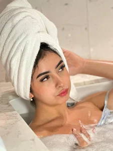 RosseMelody Soft as water, subtle as a secret whispered. 💫🌸 Immagine  3