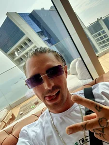 dennis1590 Public Hình 5