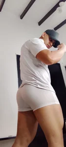 Public od RomanCroft  2 snímek