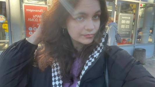 Red_Aria OUTSIDE Pic