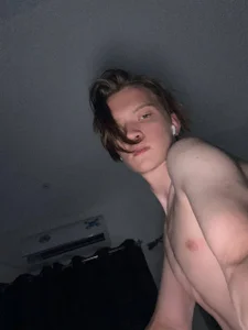 KellyTwink Public Gambar 2