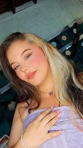 Zoecambell_ Public Pic 4