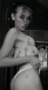 salome-dirty Public Pic 5