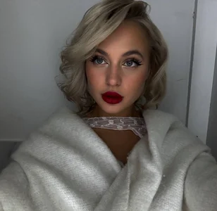 Daisy_Wave Marilyn Monroe Makeup Pic 6