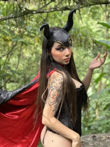 Malefica 💚 de AmbarHills_1  5 Imagens