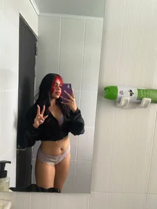 Peennelope💕 I’m here and ready to share some amazing moments with you! ✨ Come say hi to Peennelope and let’s Bild 3