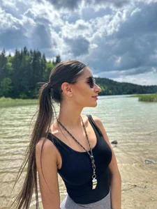 Miss_A Hike with me Foto