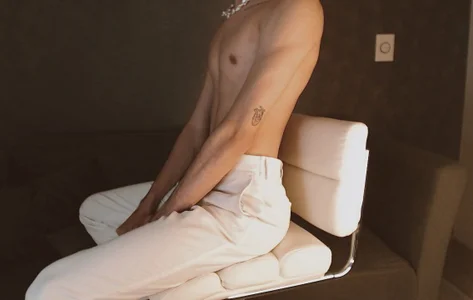 Aaron_Tate Public  3. fénykép