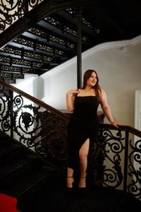 Queen_Monica_ Public slika 2
