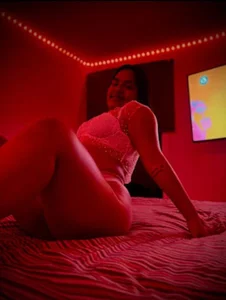 SusiHot01: Public ( 2 фото)